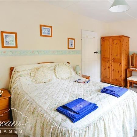 Brickyard Cottage Moreton  外观 照片