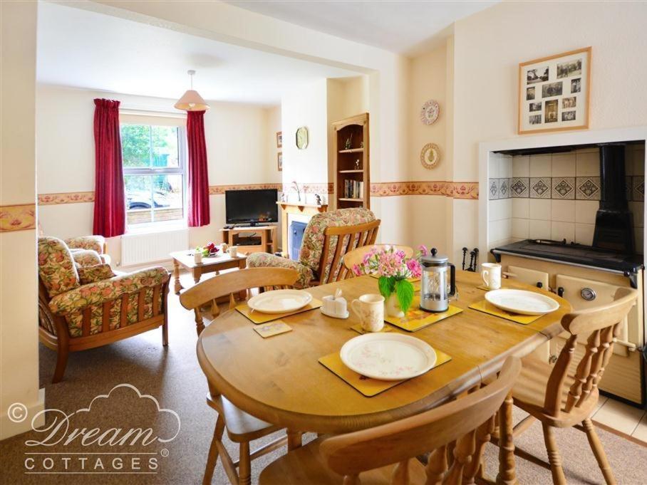 Brickyard Cottage Moreton  外观 照片