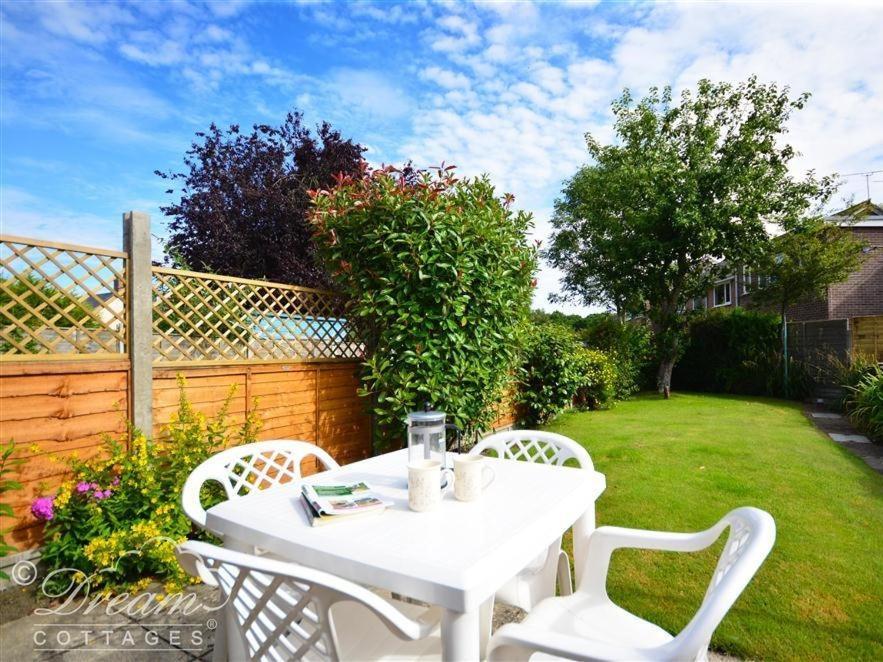 Brickyard Cottage Moreton  外观 照片