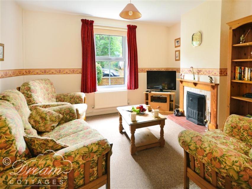 Brickyard Cottage Moreton  外观 照片